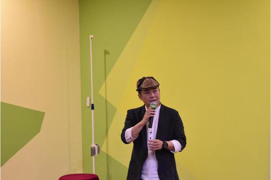 羊城十大设计师罗振华为选手作品进行点评
